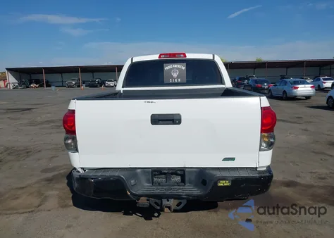 2009 Toyota Tundra Grade 5.7L V8 z USA, uszkodzony, nr VIN 5TFDW54129X085850